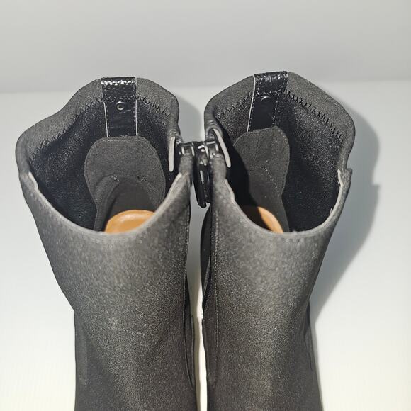 Donald Pliner Gaige Ankle Boot Womens 8.5 Black Crepe Block Heel Minimalist - Picture 9 of 14